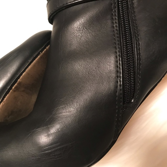 Express Black booties - Picture 4 of 8